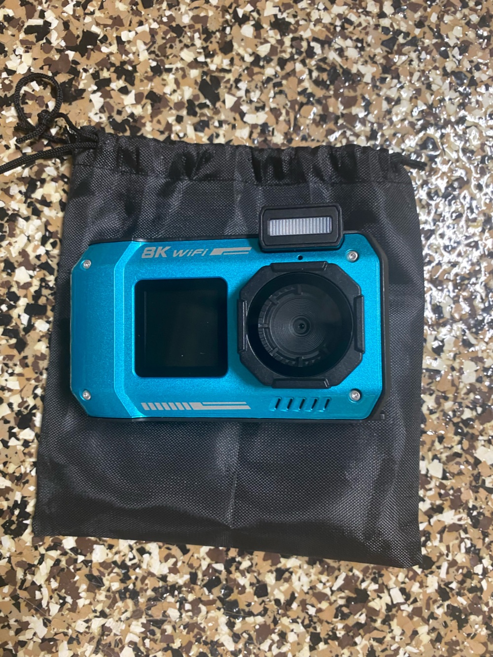 Waterproof camera